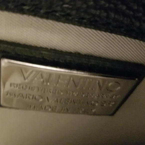 🎀VALENTINO by MARIO VALENTINO Adrienne Logo Leather crossbody bag. Color:Black⚘ - Picture 13 of 16